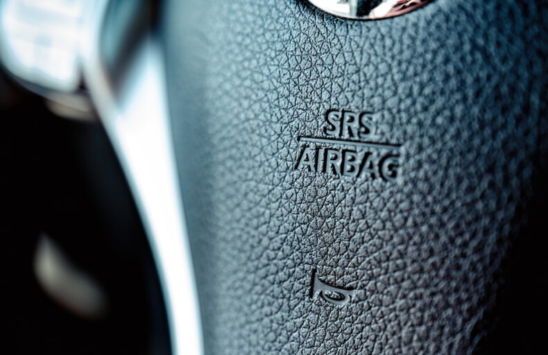 Airbag in vehicle