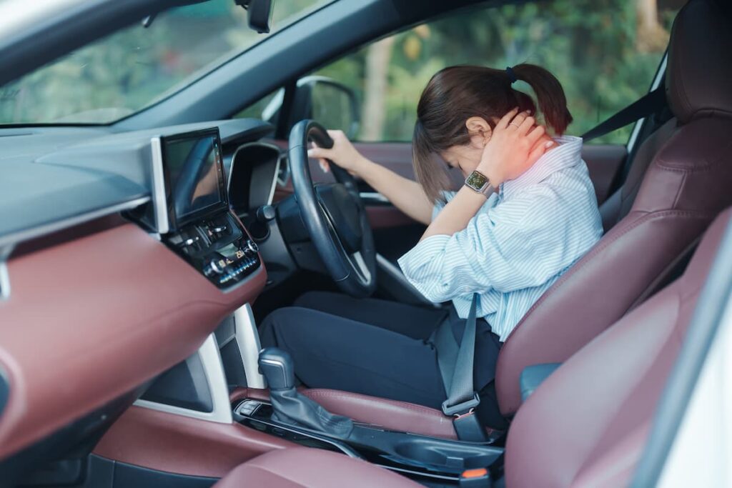 Driver feeling delayed pain after a small crash